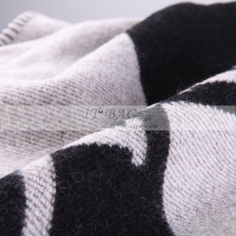 Hermes Blanket Balck 4